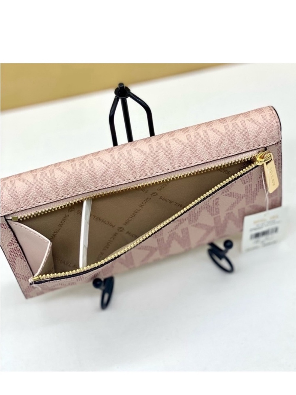 Michael Kors Blush Pink MK Logo Trifold Wallet - Picture 5 of 9